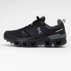 On cloud running sneaks-black