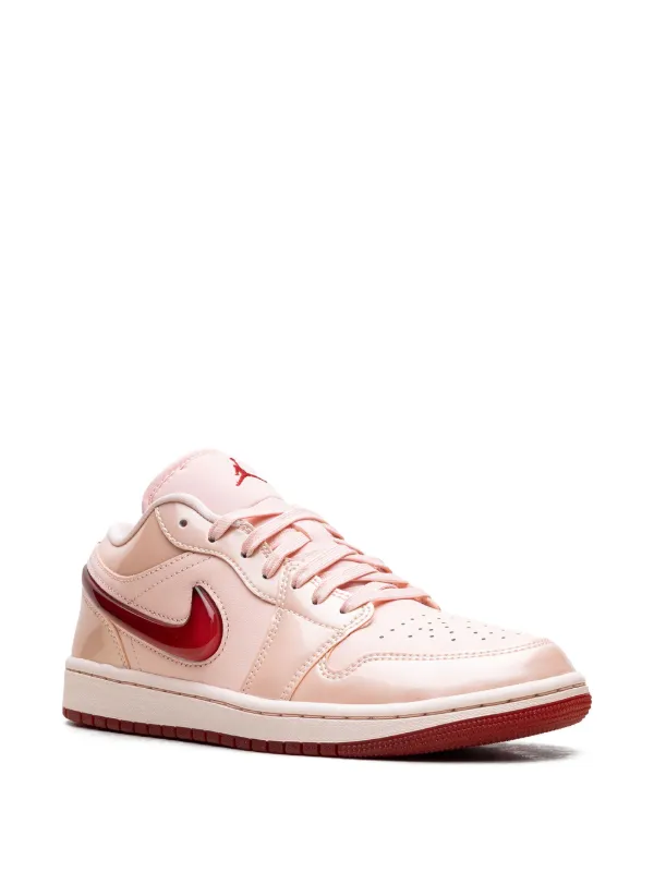 Jordan baskets Jordan 1 'Patent Valentine's Day' – Image 2